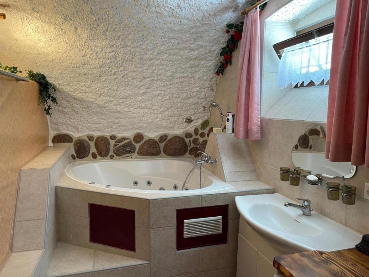 Casa Job - Gasthaus - Sauna, Whirlpool - Trun Δωμάτιο φωτογραφία